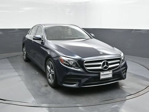 Certified 2018 Mercedes-Benz E 400 4MATIC Sedan image 17