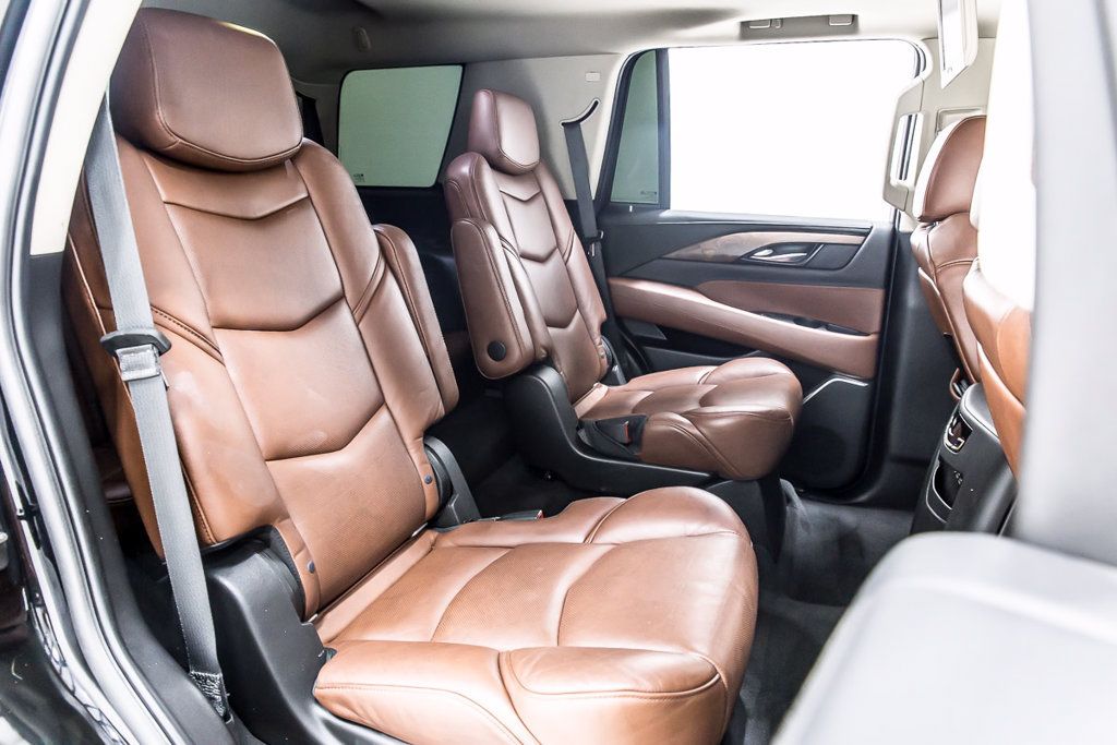 Used 2019 Cadillac Escalade Premium Luxury RWD image 34