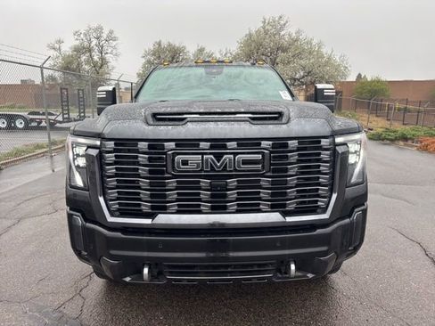 Used 2024 GMC Sierra 3500 Denali Ultimate AWD/4WD image 2