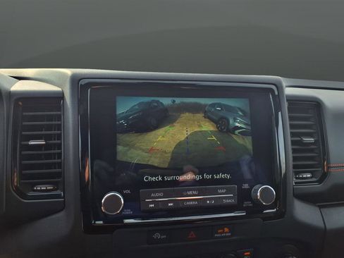 Used 2024 Nissan Frontier PRO-4X w/ Off-Road Protection Package image 15