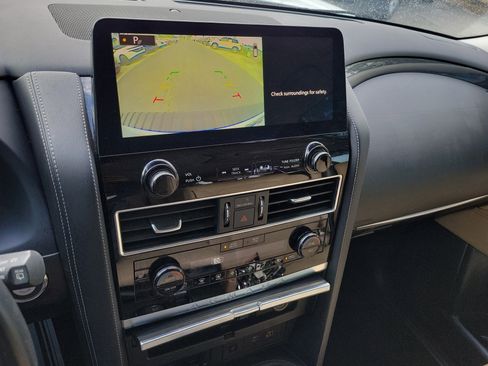 Used 2021 Nissan Armada SV w/ SV Appearance Package RWD image 26