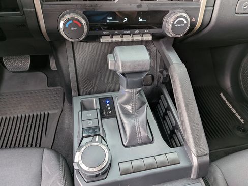 Certified 2025 Toyota Tacoma SR AWD/4WD image 28