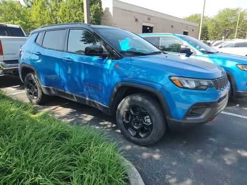 Used 2024 Jeep Compass Trailhawk AWD/4WD image 1