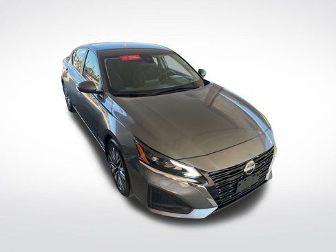 Certified 2023 Nissan Altima 2.5 SV image 35