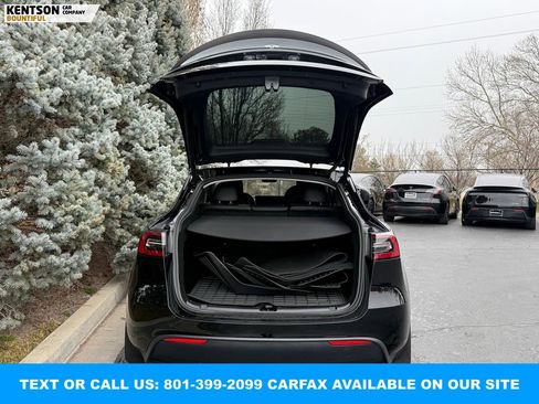 Used 2024 Tesla Model Y Performance image 34