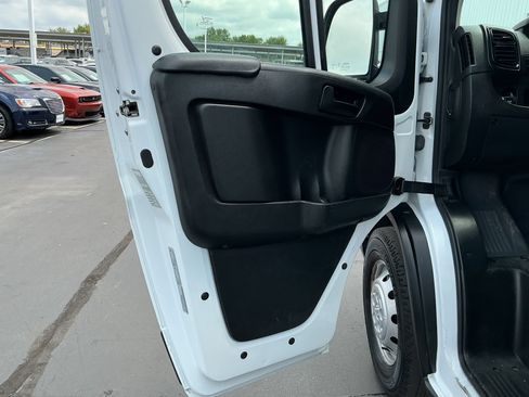 Used 2023 RAM ProMaster 2500 FWD image 11