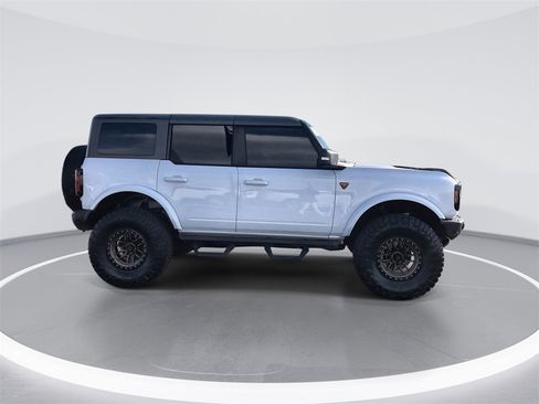 Used 2022 Ford Bronco Badlands image 9