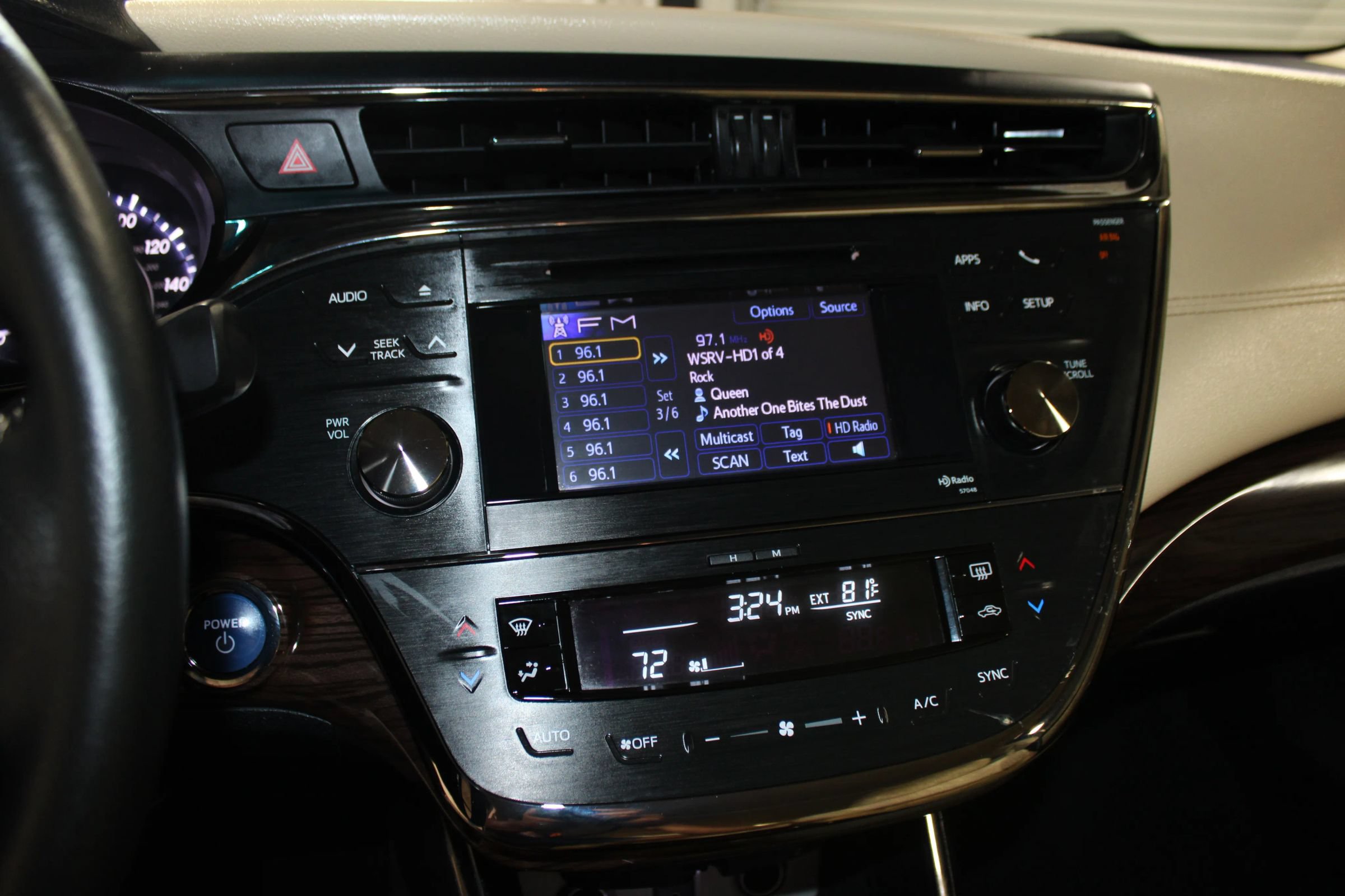 Used 2014 Toyota Avalon XLE Touring FWD image 14