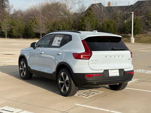 New 2026 Volvo XC40 B5 Core w/ Protection Package Premier image 5