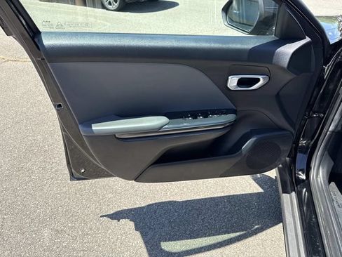 Used 2025 Kia K4 FWD image 13