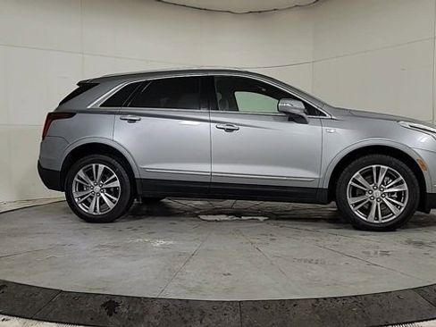 Certified 2025 Cadillac XT5 Premium Luxury image 9