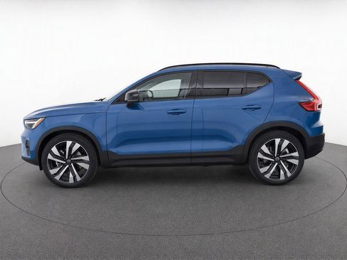 Used 2024 Volvo XC40 B5 Plus w/ Protection Package Premier AWD/4WD image 6
