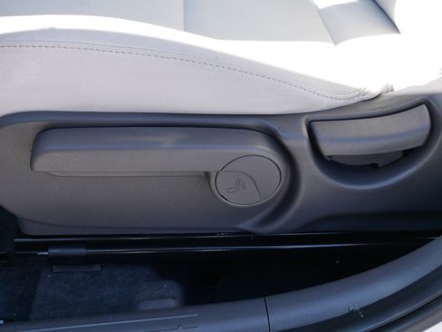 Used 2024 Hyundai Kona SE image 20