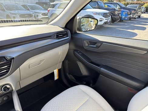 Used 2025 Ford Escape Active w/ Cold Weather Package image 16