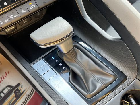 Used 2024 Hyundai Elantra SEL image 27