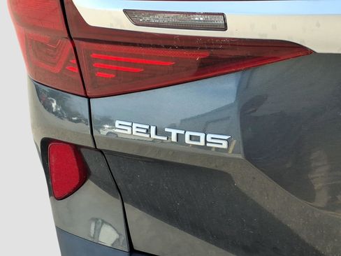 Used 2023 Kia Seltos S image 5