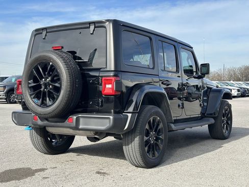 Used 2023 Jeep Wrangler Unlimited Sahara image 8