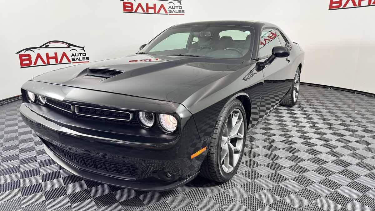 Used 2022 Dodge Challenger GT RWD image 3
