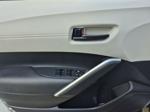 Used 2024 Toyota Corolla Cross LE image 15