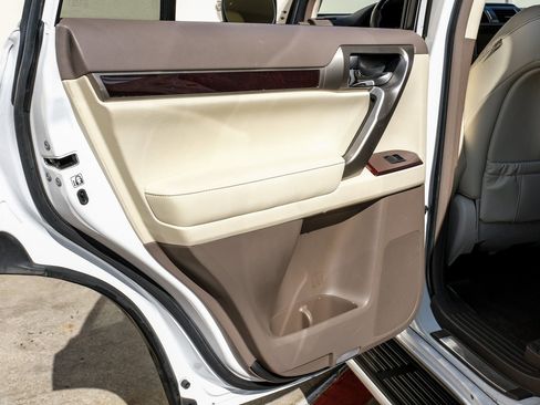 Used 2015 Lexus GX 460 w/ Premium Package image 44