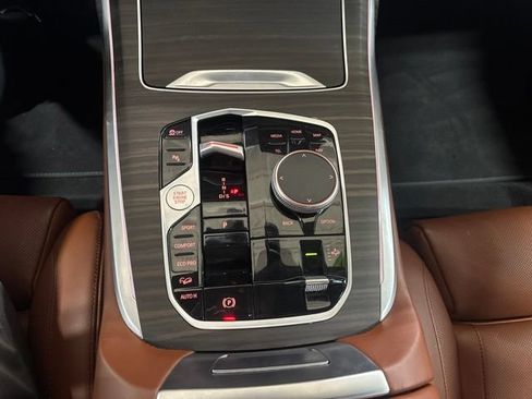Used 2025 BMW X7 xDrive40i w/ M Sport Package AWD/4WD image 13