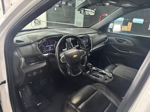 Used 2023 Chevrolet Traverse LT AWD/4WD image 10