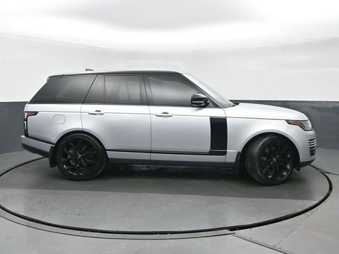 Used 2020 Land Rover Range Rover HSE image 2