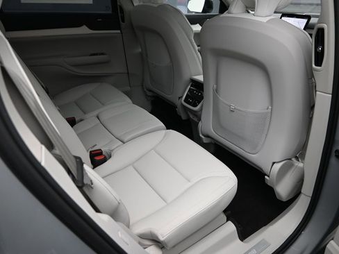 Used 2025 Volvo EX90 Ultra image 34