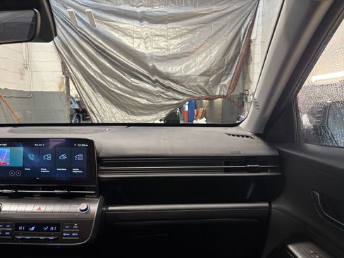 Used 2025 Hyundai Kona SEL image 35