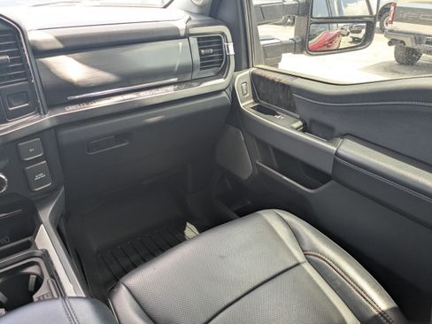 Used 2024 Ford F250 Lariat w/ Lariat Ultimate Package AWD/4WD image 19