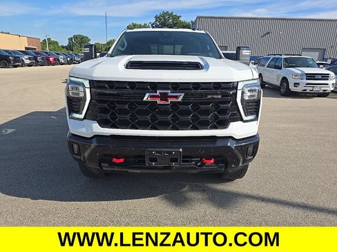 Used 2025 Chevrolet Silverado 2500 ZR2 w/ Technology Package AWD/4WD image 2