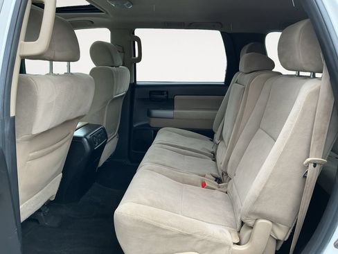 Used 2014 Toyota Sequoia SR5 AWD/4WD image 19