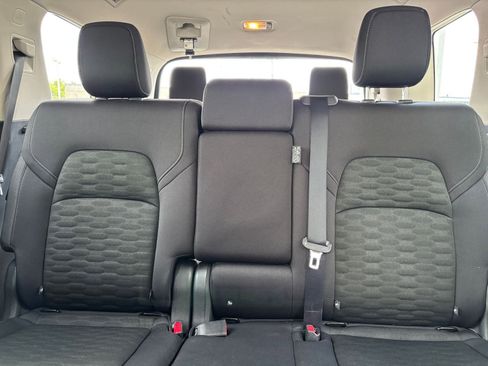 Used 2025 Nissan Pathfinder SV AWD/4WD image 41
