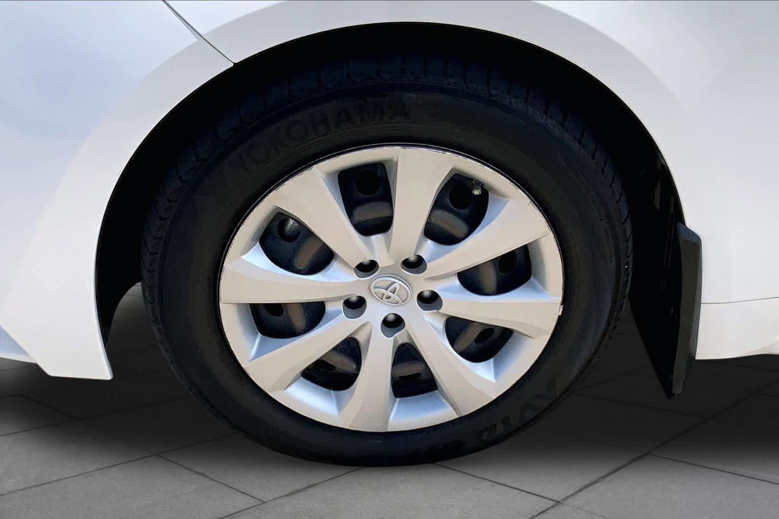 Used 2023 Toyota Corolla LE FWD image 10