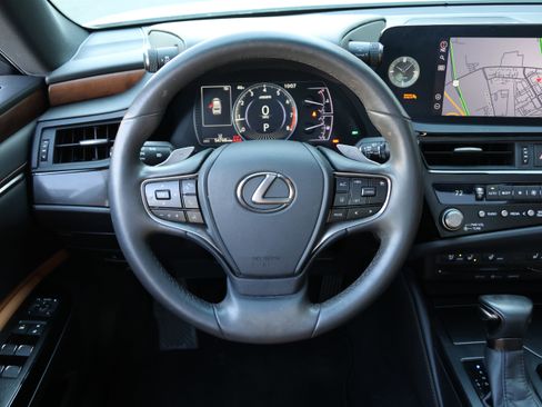 Used 2022 Lexus ES 350 w/ Premium Package image 16