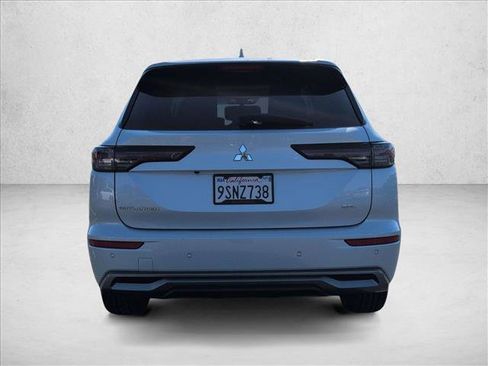 Used 2025 Mitsubishi Outlander SEL image 7