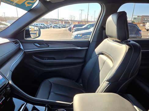 Used 2025 Jeep Grand Cherokee L Limited image 26