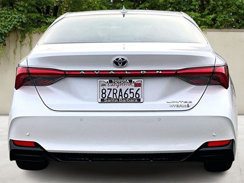 Certified 2022 Toyota Avalon Limited image 6