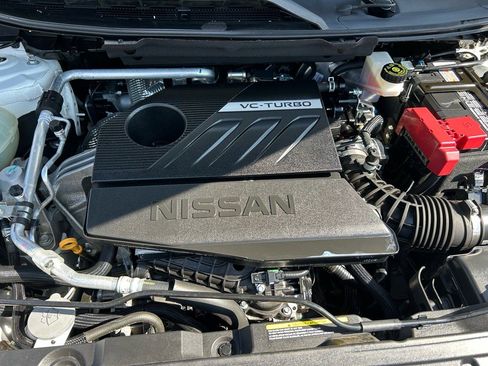 Used 2023 Nissan Rogue SL image 45