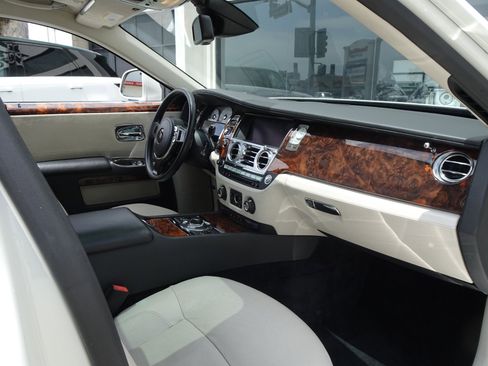 Used 2012 Rolls-Royce Ghost RWD image 21