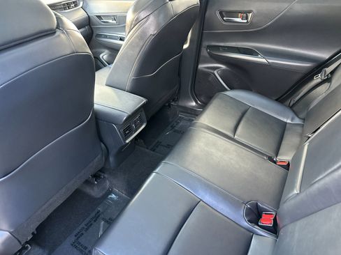Used 2023 Toyota Venza Nightshade image 12