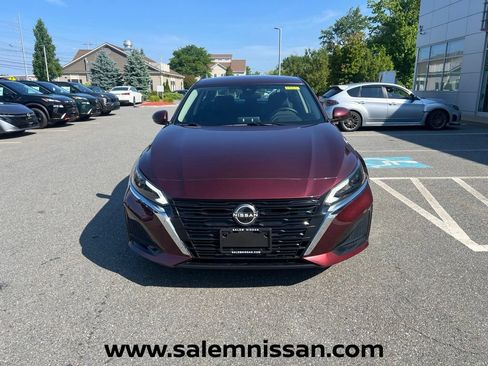 Used 2023 Nissan Altima 2.5 SV AWD/4WD image 2