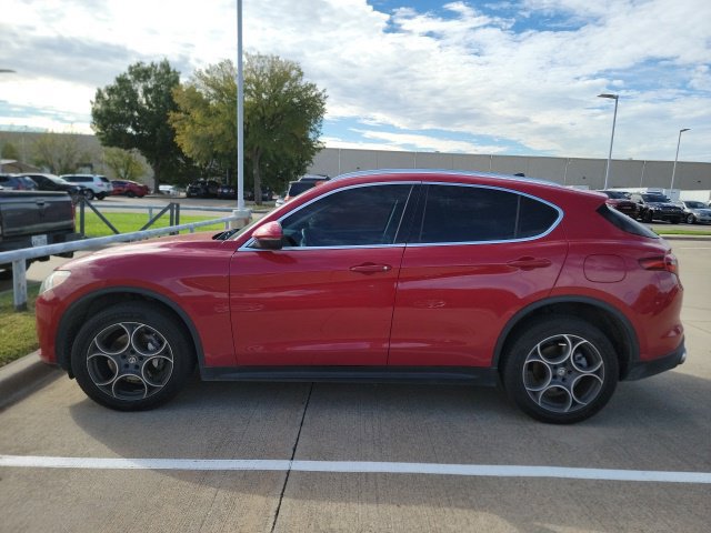 Used 2018 Alfa Romeo Stelvio AWD w/ Cold Weather Package image 8