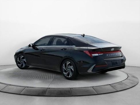 New 2026 Hyundai Elantra Limited image 5
