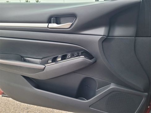 Used 2024 Nissan Altima 2.5 SR image 13