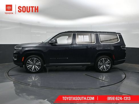Used 2022 Jeep Grand Wagoneer Series III AWD/4WD image 7