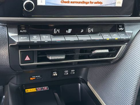Used 2025 Toyota Camry SE w/ Convenience Package FWD image 26