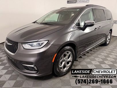 Used 2023 Chrysler Pacifica Limited