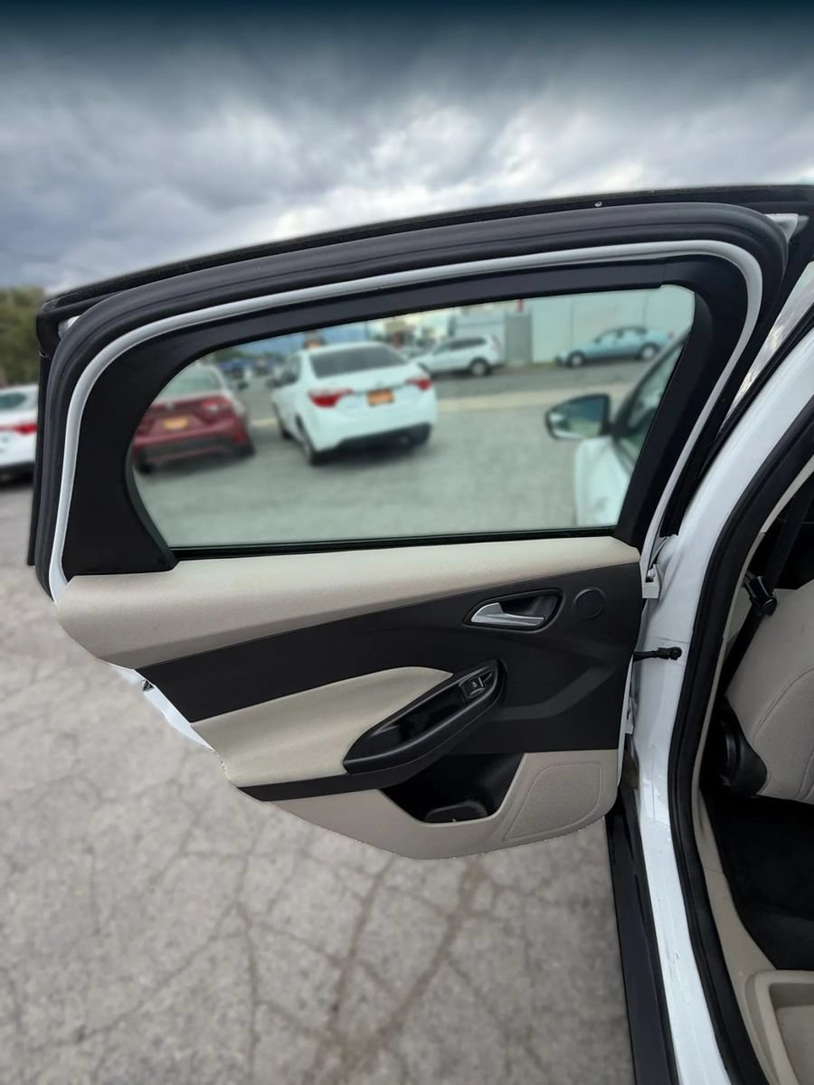 Used 2018 Ford Focus Electric Hatchback FWD image 15