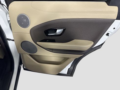 Used 2018 Land Rover Range Rover Evoque SE image 28